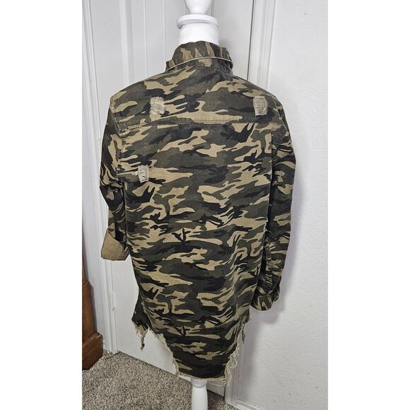 American Bazi Women's Denim Camo Shacket/Jacket Distressed Button-up - Picture 2 of 10